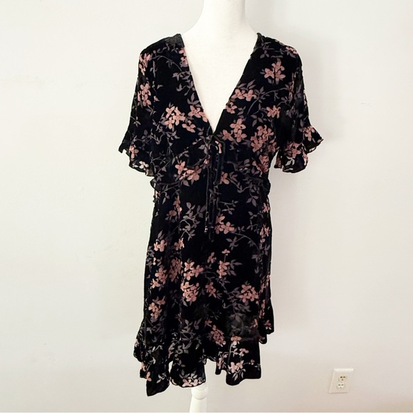 Vici Womens Velvet Burnout Babydoll Ruffle Dress Large Whimsigoth Dark Romance - Picture 1 of 10